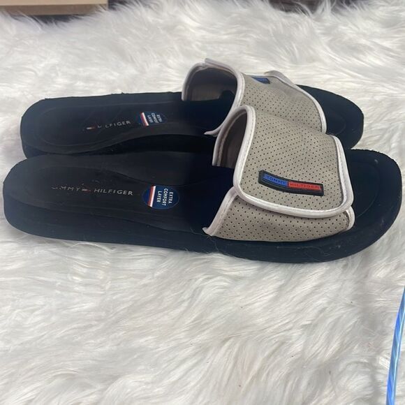 Tommy Hilfiger Ladies Slides , Size 6.5-7 - Picture 4 of 9